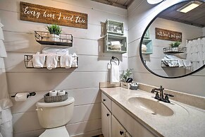 Deck + Fire Pits: Lake Toxaway Getaway!