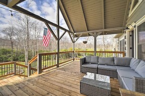 Deck + Fire Pits: Lake Toxaway Getaway!