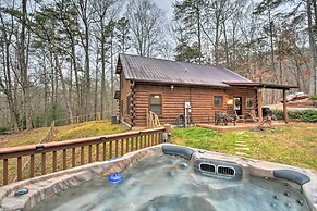 Rural Murphy Cabin - Yard, Hot Tub & Fire Pit