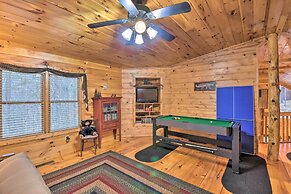 Rural Murphy Cabin - Yard, Hot Tub & Fire Pit