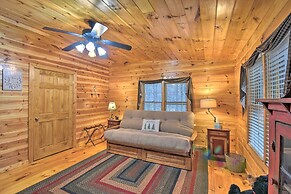 Rural Murphy Cabin - Yard, Hot Tub & Fire Pit