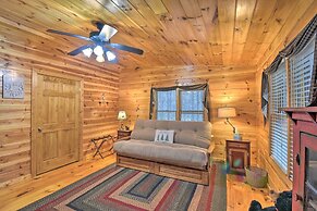 Rural Murphy Cabin - Yard, Hot Tub & Fire Pit