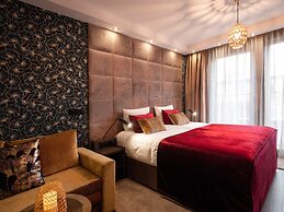 Art Suites Luxury Hotel