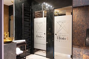Art Suites Luxury Hotel