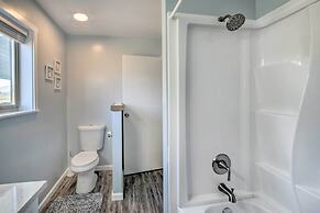 Gold Beach Home w/ Hot Tub, 1/4 Mi to Beach!