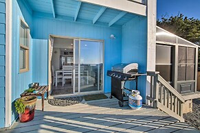 Gold Beach Home w/ Hot Tub, 1/4 Mi to Beach!