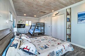 Gold Beach Home w/ Hot Tub, 1/4 Mi to Beach!