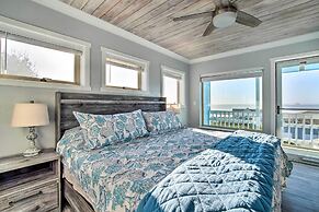 Gold Beach Home w/ Hot Tub, 1/4 Mi to Beach!