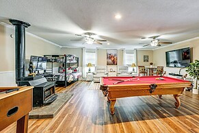 ~ 1 Mi to Dollywood: Family Home w/ Pool & Hot Tub