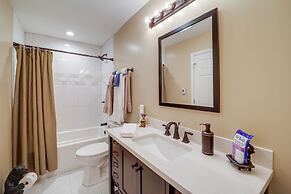 Lookout Deck + Mtn Views: Banner Elk Condo!