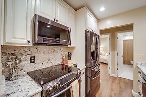 Lookout Deck + Mtn Views: Banner Elk Condo!