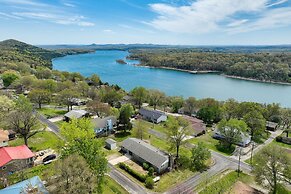 Charming Shell Knob Home: 16 Mi to Dogwood Canyon!