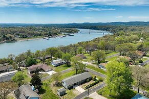 Charming Shell Knob Home: 16 Mi to Dogwood Canyon!
