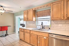 Sun-kissed Largo Escape: Private Pool & Patio