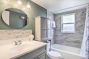 Sun-kissed Largo Escape: Private Pool & Patio