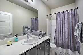 Pet-friendly Elk Grove Retreat w/ Balcony!
