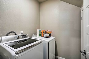 Pet-friendly Elk Grove Retreat w/ Balcony!