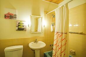 South Haven Home ~ 1 Mi to Lake Michigan!