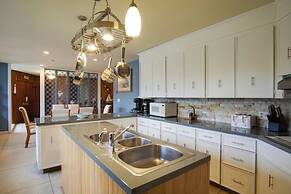 South Haven Home ~ 1 Mi to Lake Michigan!