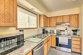 Modern Anchorage Townhome: 8 Mi to Downtown!
