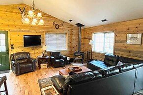'bobcat Trail Cabin' on 3 Acres in Como!