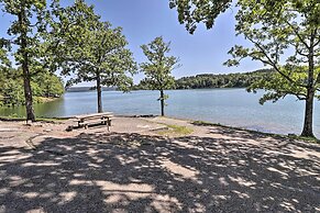 Greers Ferry Condo w/ Easy Access to the Lake!