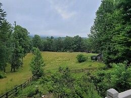 Rustic Hendersonville Farm Studio w/ Private Deck