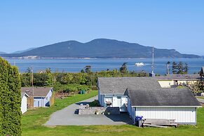 Anacortes Home w/ Views of Puget Sound