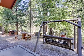 Peaceful + Private Mariposa Cabin on 2 Acres!