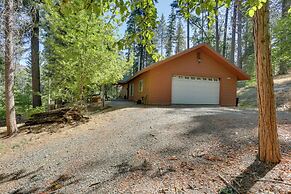 Peaceful + Private Mariposa Cabin on 2 Acres!