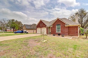 Airy Georgetown Home w/ Fire Pit!