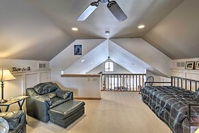 Pet-friendly Family Home Situated on Green Lake!