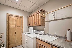 Pet-friendly Family Home Situated on Green Lake!