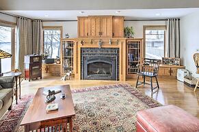 Pet-friendly Family Home Situated on Green Lake!