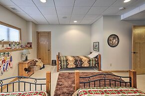 Pet-friendly Family Home Situated on Green Lake!