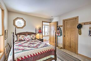 Pet-friendly Family Home Situated on Green Lake!