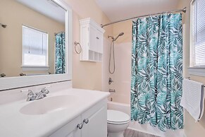 Calm Coastal Haven w/ 2 Balconies Near Beach