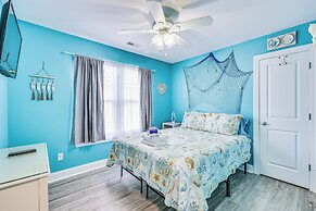 Calm Coastal Haven w/ 2 Balconies Near Beach