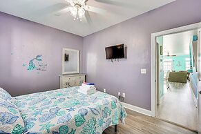 Calm Coastal Haven w/ 2 Balconies Near Beach