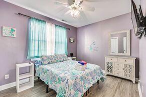 Calm Coastal Haven w/ 2 Balconies Near Beach