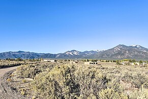 El Prado Home w/ Hot Tub, Panoramic Mtn Views