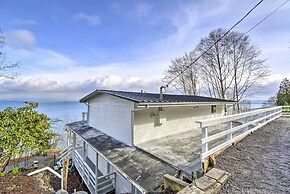 Waterfront Kingston Getaway on Puget Sound!