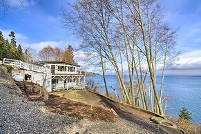 Waterfront Kingston Getaway on Puget Sound!