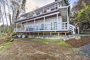 Waterfront Kingston Getaway on Puget Sound!