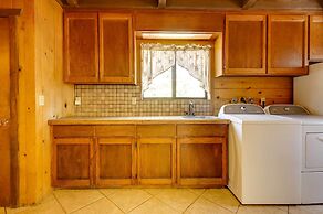 Welcoming Cole Ridge Chalet in Kelseyville!
