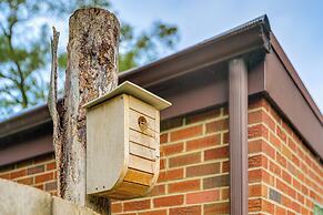 Cozy Abode ~ 3 Mi to Indiana Dunes Nat'l Park