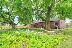 Cozy Abode ~ 3 Mi to Indiana Dunes Nat'l Park