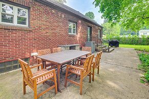 Cozy Abode ~ 3 Mi to Indiana Dunes Nat'l Park