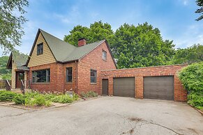 Cozy Abode ~ 3 Mi to Indiana Dunes Nat'l Park