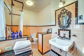 Cozy Abode ~ 3 Mi to Indiana Dunes Nat'l Park